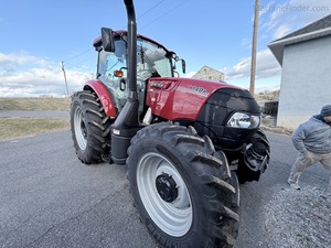 Tracteur agricole IH Farmall 140A 2024, 140 CV, moteur FPT avec pompe de boîte de vitesses et roulement, 3 heures, 16x8, Power Shuttle inclus - Product Image 6