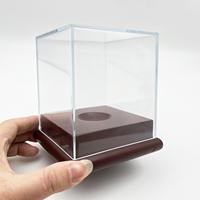 Vitrines de baseball à collectionner avec base en bois acrylique, boîte de rangement de cube de baseball transparent protégé contre les UV, vitrine anti-poussière
