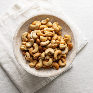 Anacardos crujientes y salados/snack de alta proteína/artesanales en Vietnam - Product Image 3