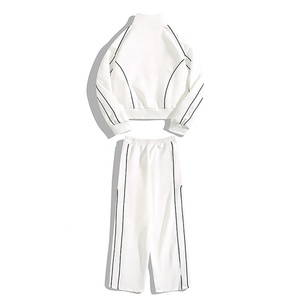 Chándal de poliéster de alta calidad personalizado, chaqueta ligera e impermeable con cremallera y logotipo personalizado para el invierno - Product Image 3