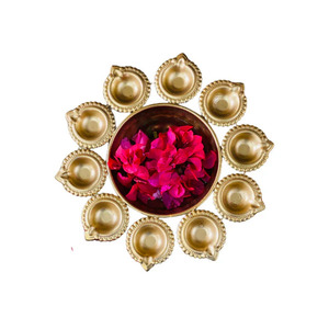 Urli de iluminación atemporal con Diya de metal para espacios espirituales de resplandor festivo y celebraciones para Diwali - Product Image 3