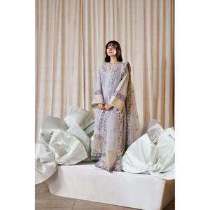 ชุดเสื้อชีฟองปักลายดอกไม้ 3 ชิ้น ยี่ห้อ Maryam Hussain พร้อมผ้าคลุมไหล่แบบ Khaddi Net Emb และกางเกงขายาว สำหรับฤดูใบไม้ผลิ/ฤดูร้อน รุ่น BIC-4913 - Product Image 3