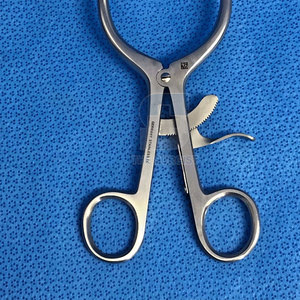 Rétracteur chirurgical manuel Weitlaner en acier inoxydable de qualité médicale, réutilisable, certifié CE, instrument de classe I pour exposition chirurgicale - Product Image 3