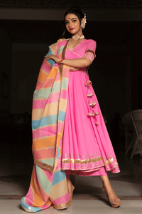 Ensemble Angrakha Kurta et Dupatta en coton rose |   Dentelle Kota Doria |   Longueur mi-longue |   Vêtements ethniques élégants pour les mariages et les fêtes de Diwali - Product Image 4