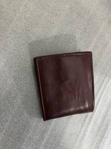 Portefeuille bifold en cuir véritable pour homme avec poche zippée et fenêtre pour carte d'identité - Portefeuille court classique en cuir - Product Image 1