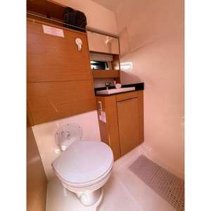 Yate a Motor Bavaria Sport 360 HT con Techo Rígido y Motor de 2x220 CV/1x253 CV - Product Image 4