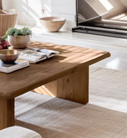 Table contemporaine en bois: Design minimaliste, habilement conçu pour les intérieurs modernes par l'artisanat du croissant
