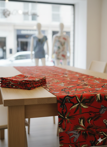 Tela Popelina con Estampado Animal Rojo, Venta al por Mayor, Tejido Transpirable 100% Algodón Orgánico Peinado, Ecológico para Niñas y Niños - Product Image 2