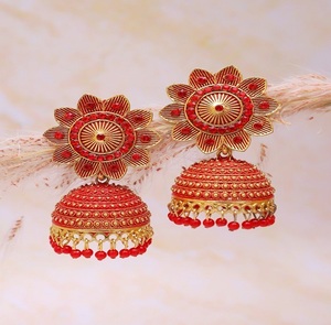 ต่างหูสตั๊ด jhumki ลายดอกไม้คริสตัลหรูหราสีเงินผสมสารออกซิไดส์เครื่องประดับแฟชั่นที่ทันสมัยและผสมผสานกันอย่างลงตัว - Product Image 1