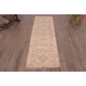 พรมวินเทจสไตล์ตุรกี ขนาด 2x6 ฟุต สีเบจ-น้ำตาล ลายปะติดปะต่อ ทำจากขนสัตว์ เป็นมิตรต่อสิ่งแวดล้อม ด้านหลังเป็นยางลาเท็กซ์ - Product Image 1