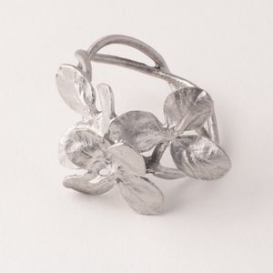 Rond de serviette poli miroir en acier inoxydable fait à la main en métal avec finition miroir parfait pour la vaisselle de mariage et de fête - Product Image 2