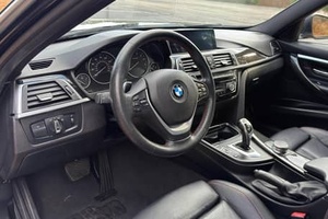 BMW 330i xDrive Sports Wagon 2017, Turbo de 4 Cilindros, Tracción en las Cuatro Ruedas, Altamente Equipado, Sin Modificar - Product Image 3