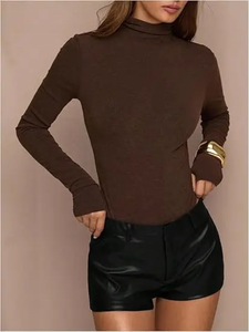 Shorts en cuir PU noir taille haute pour femme, style club, avec fermeture éclair, coupe régulière, couleur unie - Product Image 2