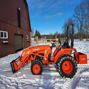 Pour tracteur utilitaire diesel Kubota L3902 4WD, puissance nominale, tracteur à roues compact, pompe, engrenage, moteur, boîte de vitesses - Product Image 2