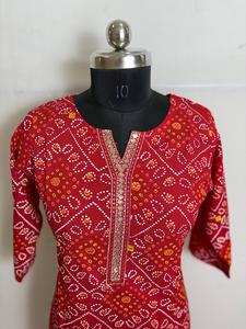 Ensemble Kurta en coton imprimé Bandhani rouge avec Dupatta - Product Image 3