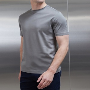 Vente en gros de t-shirt 100% coton de qualité supérieure 180gsm uni à demi-manches et col en O à prix bon marché des vêtements directs - Product Image 1