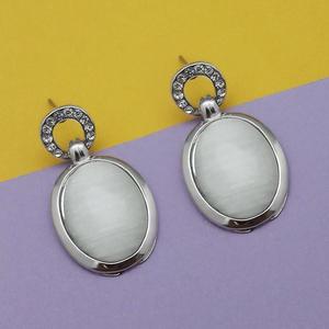 Kriaa Fashion Chandelier Earrings <b>Resin</b> and Austrian <b>Stone</b> with Silver Plating 1313688 Dangler Model - Product Image 1