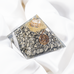 Vente en gros de pyramides de guérison en orgone et pyrite, pierres semi-précieuses pour la méditation et la décoration - Product Image 2