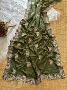 Sari de Diseñador en Georgette con Bordado de Hilo y Lentejuelas, Sari para Bodas, Atuendo para Festivales. - Product Image 2