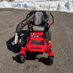 Tondeuse à gazon Gravely Industrial 660 d'occasion et neuve, économique, à 2 temps, avec technologie de coupe avancée pour des coupes nettes et précises - Product Image 1