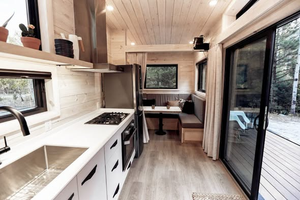 บ้านเคลื่อนที่ขนาดเล็ก Land Ark RV Draper 30 ฟุต พร้อมระเบียงขนาดใหญ่กลางแจ้ง ห้องนั่งเล่น ห้องพักแขก - Product Image 3