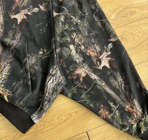 Sudaderas con capucha orgánicas personalizadas con lavado ácido informales para hombre, sólidas 100% básicas de algodón, el mejor precio al por mayor para la temporada de invierno, con capucha teñida lisa - Product Image 4