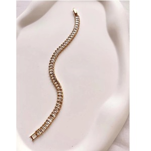 สร้อยข้อมือเพชรแพลตตินัมคุณภาพสูงน้ำหนักเบาเหมาะสำหรับทุกเพศเครื่องประดับผิวที่ได้รับการรับรองจากผู้ผลิตอินเดีย - Product Image 1