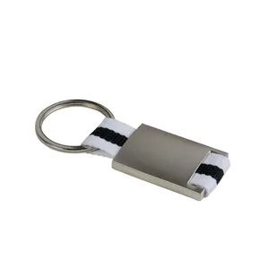 Portachiavi e Moschettoni Personalizzabili in Metallo e Nylon - Gadget Promozionali Personalizzabili - Product Image 1