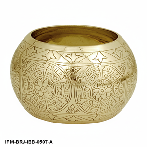 Brazalete de Latón Hecho a Mano, Brazalete Vintage con Grabado Floral de Mandala, Regalo para Ella - Product Image 5