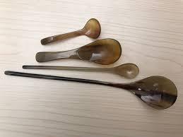 Cuillère à dessert en corne de buffle polie naturelle à long manche, fabriquée à la main, écologique et durable - Product Image 2