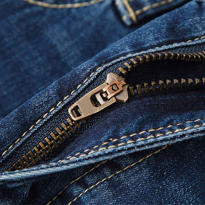 Shorts en jean pour hommes Fashion Best Look High Demanded with Custom Color and Size Wholesale Top Trending OEM Men Denim Shorts - Product Image 3