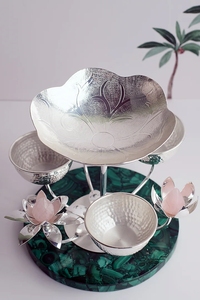 สินค้าขายดี ชามตกแต่งหินธรรมชาติสีเงินและทองเหลือง - Product Image 3