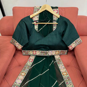 ผ้าซารีผ้าจอร์เจตต์ลายปักพร้อมงานปักเลื่อม และเสื้อผ้าไหมโมโนแบงกอรีแบบไม่เย็บติดกับผ้าพร้อมลูกไม้แฟนซีและงานปักเลื่อม - Product Image 1