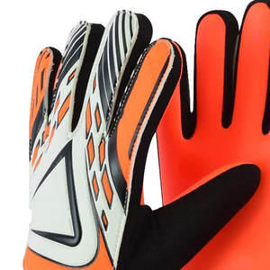 Gants de gardien de but en latex abordables avec une adhérence premium, un soutien solide et des matériaux durables prêts pour les matchs - Product Image 6