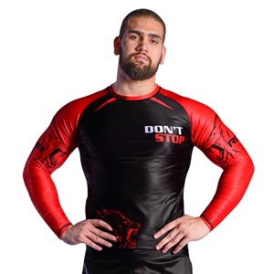 Camiseta de compresión de media manga hecha a medida Rash Guard OEM MMA Gymwear Top de agarre de secado rápido proveedor de Rashguard de Pakistán - Product Image 3