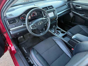 Auto Usado Económico Toyota Camry 2017 con Volante a la Izquierda - Product Image 2