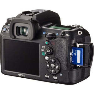 Black 16.3 MP DSLR <b>Camera</b> with 18-135mm WR Lens Kit 5D Mark IV Model Video & HD Recording Features CMOS Sensor Element Type - Product Image 2