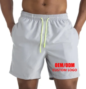 Short de sport en maille pour hommes avec logo en polyester Short de sport respirant avec poches et cordon de serrage pour homme - Product Image 2