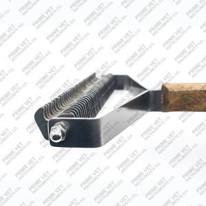 Peine para Ganado Premium de Prime Vet, Peine de Acero Resistente para el Cuidado del Cabello y el Aseo |   Suministros para Exposiciones Ganaderas - Product Image 3