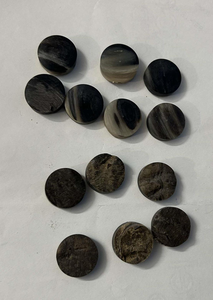 Botones negros en blanco de Ram Horn para exportación en India para camisas de hombres y mujeres o varios propósitos para ropa - Product Image 1