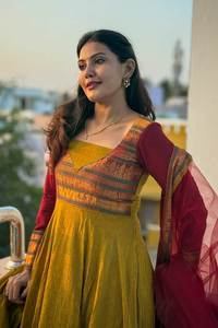 Ce haut est fabriqué en tissu de soie Pure Vichitra, élégant, 1 couleur, tailles S à 3XL, motif ample, Anarkali Salwar/Kurta traditionnel. - Product Image 2