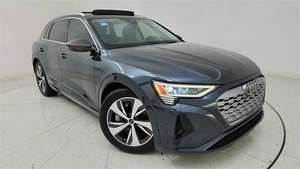 Audi Q8 e-tron Premium Plus 4dr SUV AWD 2024, poco usado. - Product Image 2