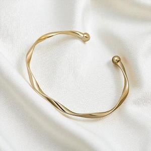 Junjiang ZB0035 motif torsadé en laiton plaqué or/argent de haute qualité avec extrémité sphérique manchette Endanbale ouverte pour femmes Bangl - Product Image 6