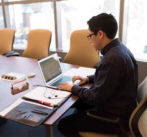 Paquete de 3 tarjeteros de madera de nogal para escritorio, organizador de tarjetas de madera, soporte para caja - Product Image 6