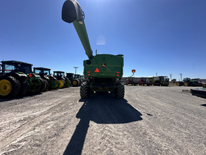 Moissonneuse-batteuse multifonctionnelle John Deere S780 pour travaux agricoles - Product Image 4