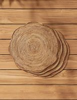 Assiette en rotin élégante avec finition lisse conçue pour les maisons contemporaines cuisines modernes et décorations extérieures
