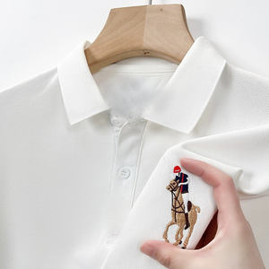 T-shirt de polo confortable haut de gamme pour hommes pour l'été Motif solide avec logo intégré - Product Image 6