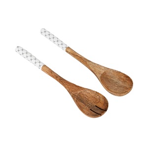 ชุดช้อนส้อมเรซิ่นสุดหรู พร้อมดีไซน์ลายวนศิลป์ ด้ามจับทำจากไม้และเรซิ่น แข็งแรง ทนทาน เหมาะสำหรับการรับประทานอาหาร - Product Image 5