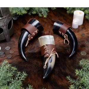 Cuerno para Beber Estilo Vikingo Medieval con Soporte y Base de Cuero, Productos Naturales y Orgánicos - Product Image 3