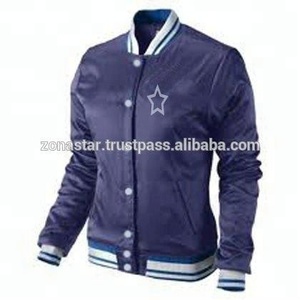 Blouson de baseball universitaire en satin pour hommes par tous les temps Blouson d'hiver High Street Logo personnalisé brodé à capuche 3D Tissu privé - Product Image 5